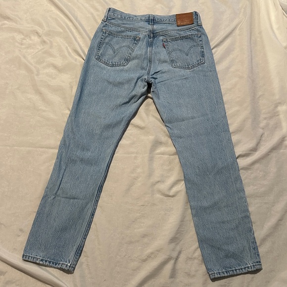Levi’s 501 Light Blue Wash Button Fly Straight Leg Jeans Sz 29 - Picture 9 of 11